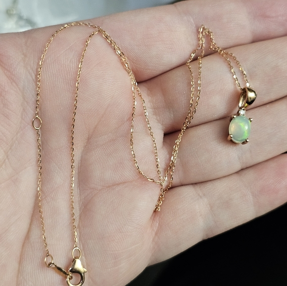 10k opal necklace - AMAZING COLORS! Rose gold. You don't see that often! There's - Picture 4 of 10
